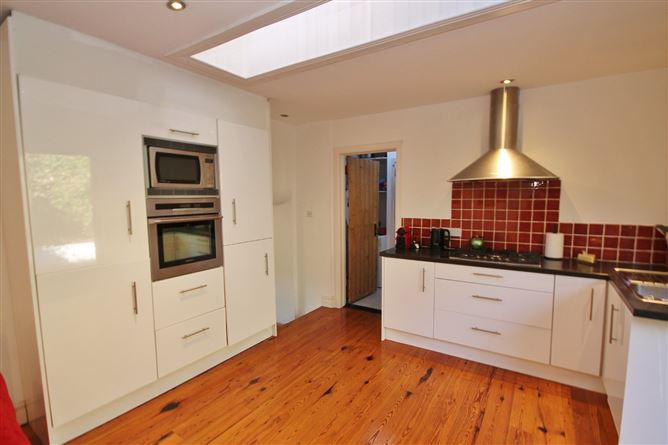 2 Silvermount Cottages, Strawberry Beds, Dublin 20