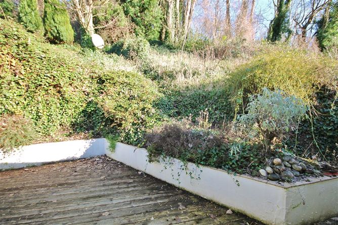 2 Silvermount Cottages, Strawberry Beds, Dublin 20