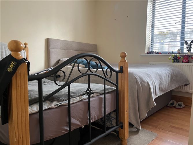 12 Stafford Hall, Nenagh, Tipperary