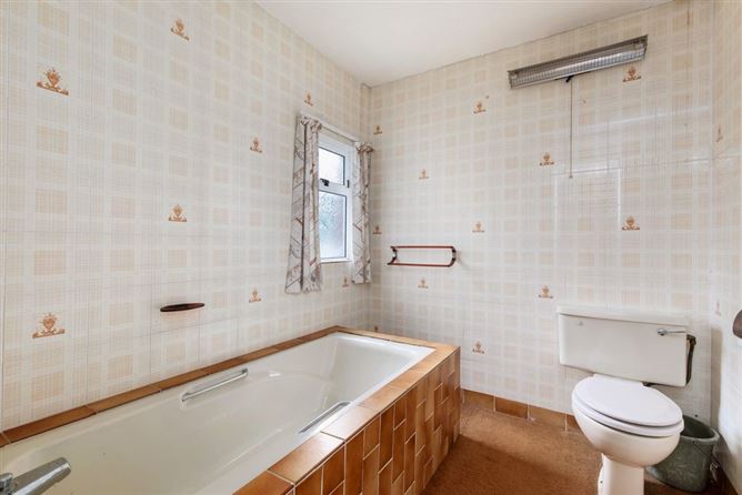 CÚL NA DTONN, 130 Carrickbrack Road, Sutton, Dublin 13