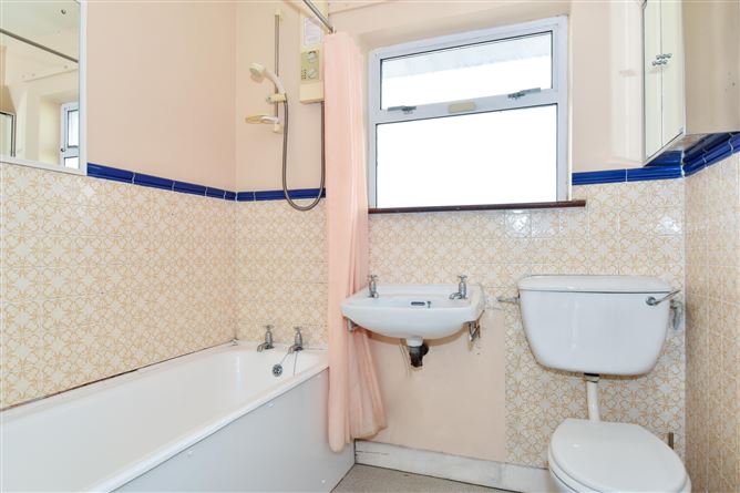 16 Monksfield, Salthill, Galway