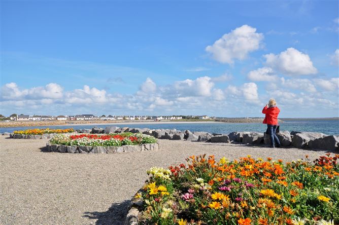 16 Monksfield, Salthill, Galway