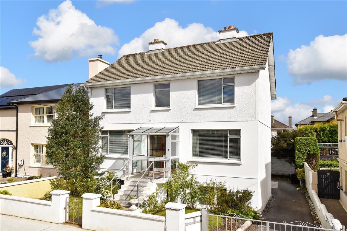 16 Monksfield, Salthill, Galway