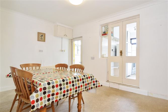 16 Monksfield, Salthill, Galway