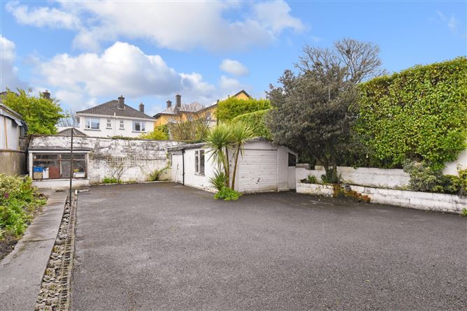 16 Monksfield, Salthill, Galway