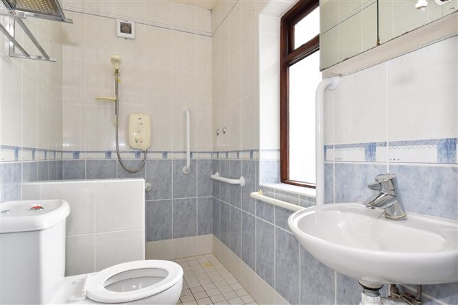 16 Monksfield, Salthill, Galway