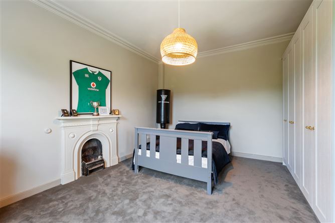 Gifford, 8 Temple Villas, Rathmines, Dublin 6
