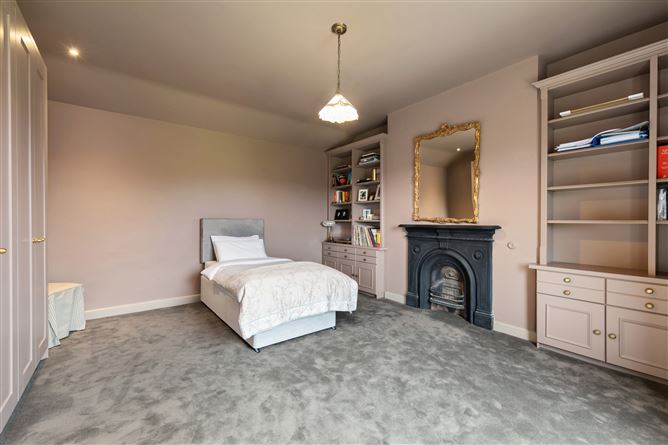 Gifford, 8 Temple Villas, Rathmines, Dublin 6