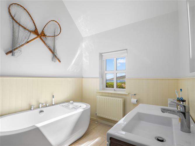 'Inish Reach', Tievegarriff, Moyard, Galway