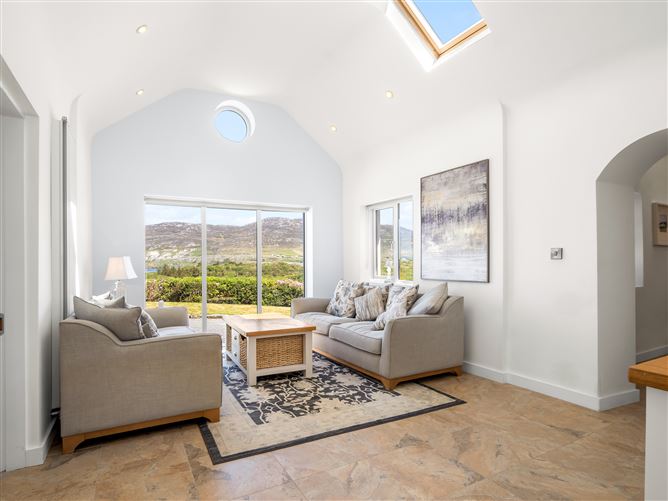 'Inish Reach', Tievegarriff, Moyard, Galway