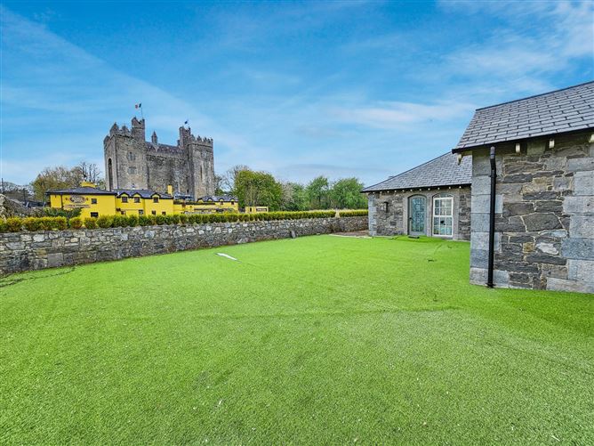 Old Road, Bunratty, Co. Clare
