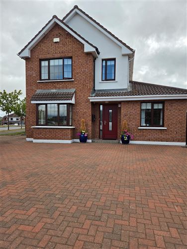 6 Galteeview, Cahir, Tipperary