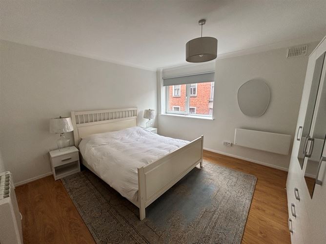 Madison Court, Grattan Street