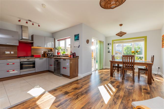 Photo 12 of 28 — 4 Castleland Park Avenue, Balbriggan, Dublin