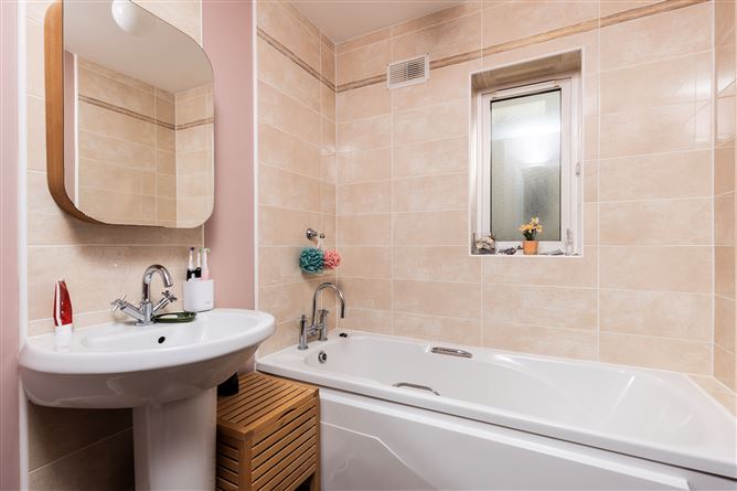 Photo 17 of 28 — 4 Castleland Park Avenue, Balbriggan, Dublin