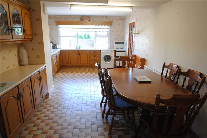 6 Newtown Perry, Rathdowney, Co. Laois