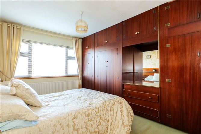 2 Oakley Crescent, Highfield Park, Galway City