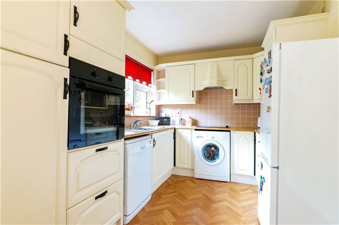 2 Oakley Crescent, Highfield Park, Galway City