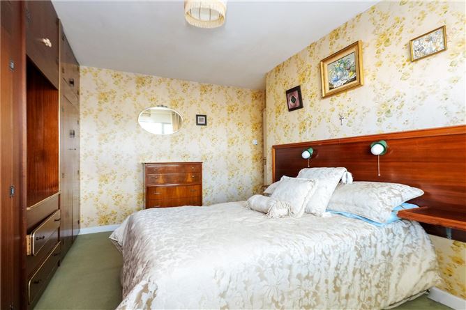 2 Oakley Crescent, Highfield Park, Galway City