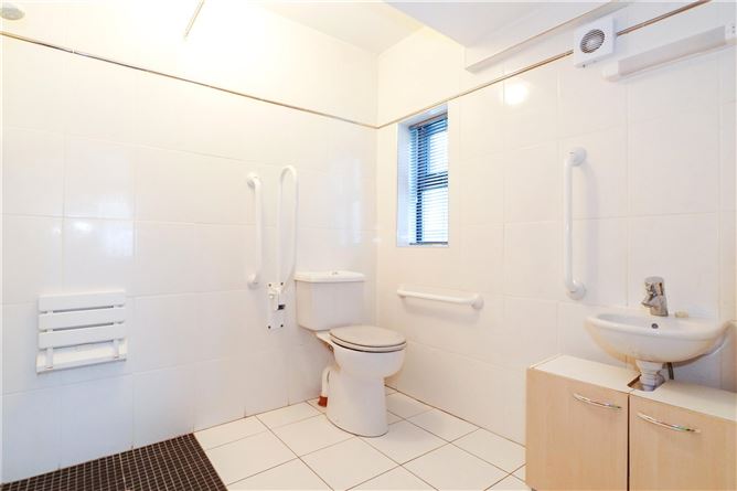 2 Oakley Crescent, Highfield Park, Galway City