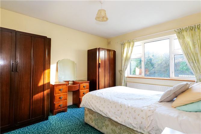 2 Oakley Crescent, Highfield Park, Galway City