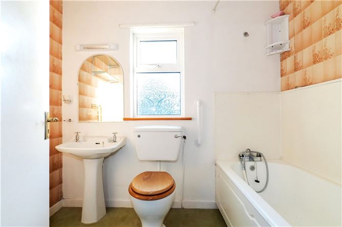 2 Oakley Crescent, Highfield Park, Galway City