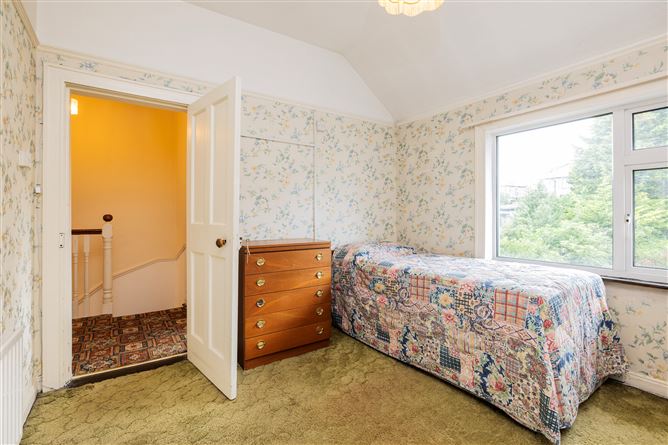 https://photos-a.propertyimages.ie/media/9/9/8/5005899/5035014e-6c95-4d29-8d5b-024aa65973cd_l.jpg