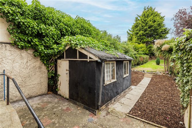 https://photos-a.propertyimages.ie/media/9/9/8/5005899/5035014e-6c95-4d29-8d5b-024aa65973cd_l.jpg