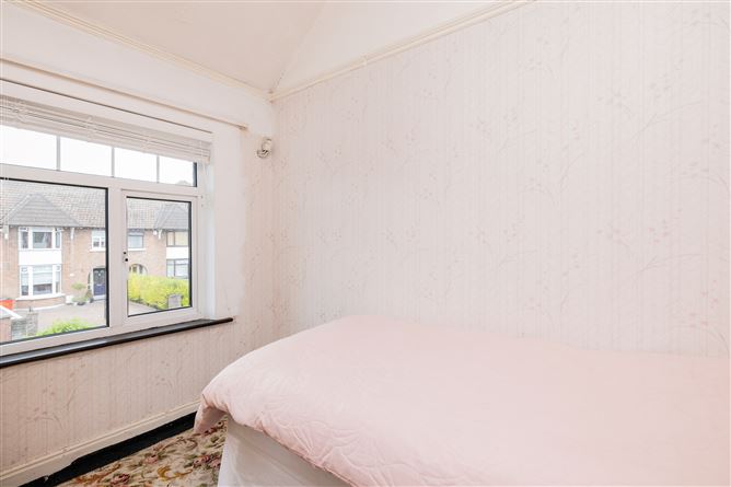 https://photos-a.propertyimages.ie/media/9/9/8/5005899/5035014e-6c95-4d29-8d5b-024aa65973cd_l.jpg