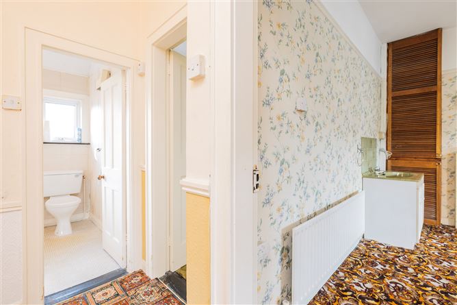 https://photos-a.propertyimages.ie/media/9/9/8/5005899/5035014e-6c95-4d29-8d5b-024aa65973cd_l.jpg