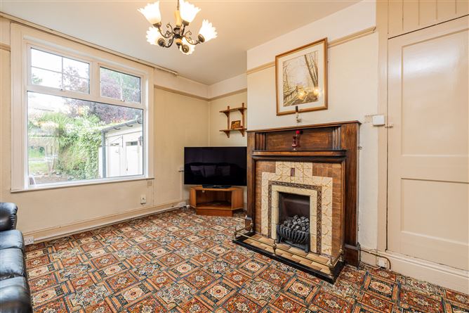 https://photos-a.propertyimages.ie/media/9/9/8/5005899/5035014e-6c95-4d29-8d5b-024aa65973cd_l.jpg