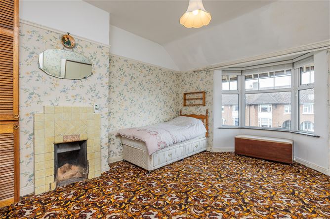 https://photos-a.propertyimages.ie/media/9/9/8/5005899/5035014e-6c95-4d29-8d5b-024aa65973cd_l.jpg
