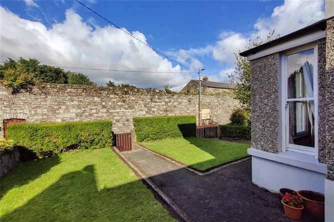 2 South Square, Clonakilty, Co. Cork