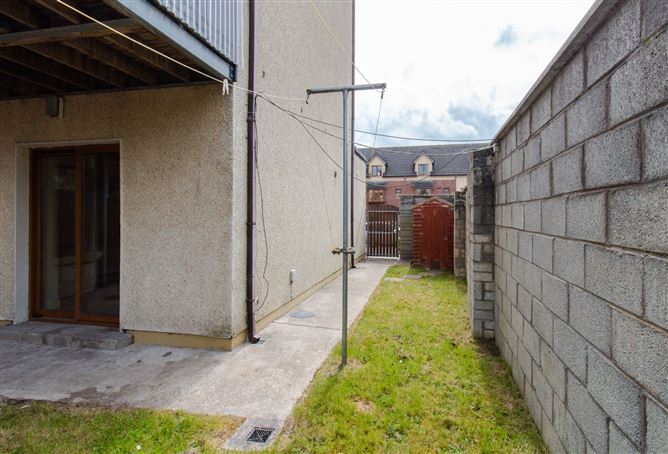 Apartment 1 Pine Court , Castlelake, Carrigtwohill, Cork