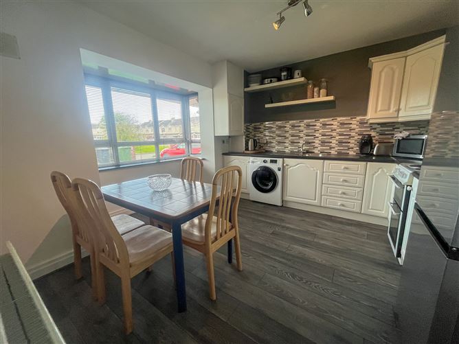81 Castle Manor, Ballymakenny Road, Drogheda, Louth