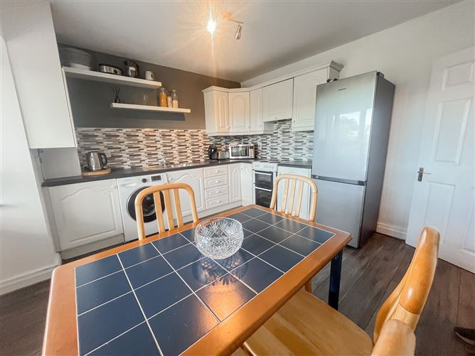 81 Castle Manor, Ballymakenny Road, Drogheda, Louth
