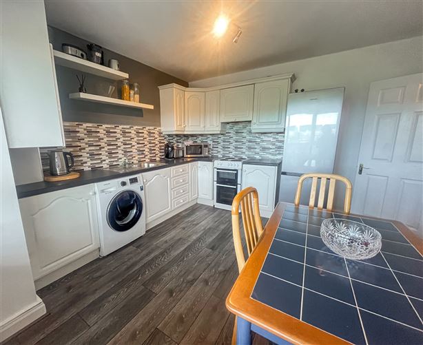 81 Castle Manor, Ballymakenny Road, Drogheda, Louth