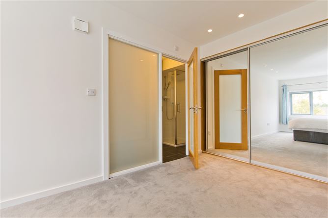 54 Shrewsbury Park, Ballsbridge, Dublin 4