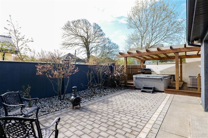 Derrymore, 61A Upper Newcastle Road, Newcastle, Galway