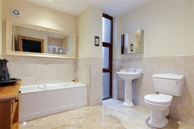 Derrymore, 61A Upper Newcastle Road, Newcastle, Galway