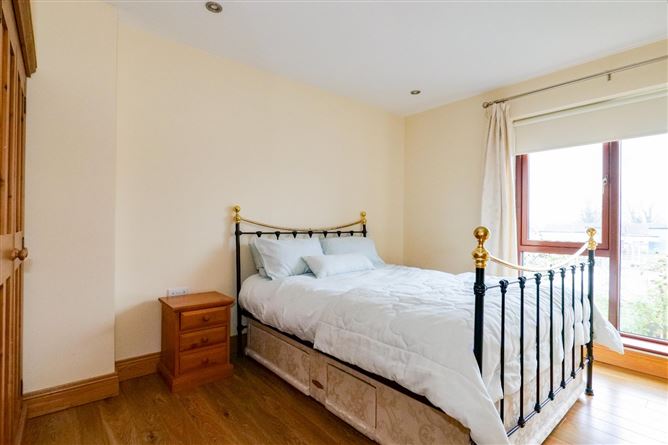 Derrymore, 61A Upper Newcastle Road, Newcastle, Galway